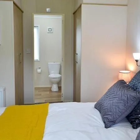 Hidden Gem With Hot Tub Holiday home Malton