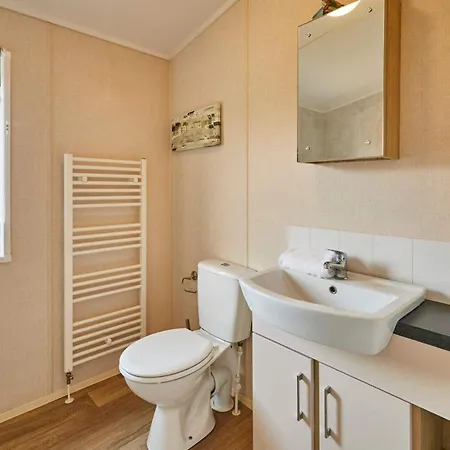 Chalet Hidden Gem With Hot Tub