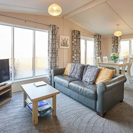 Hidden Gem With Hot Tub Chalet *