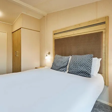 Chalet Hidden Gem With Hot Tub *