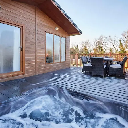 Hidden Gem With Hot Tub *