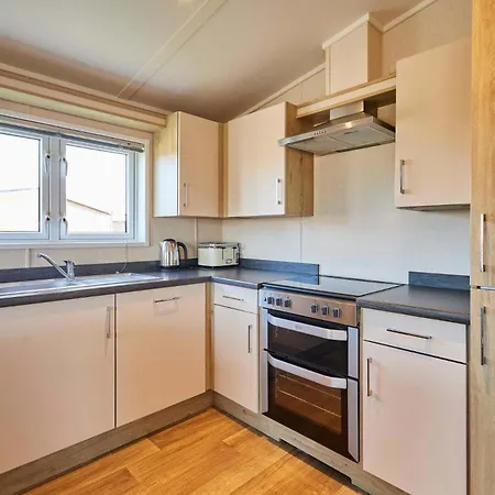 Hidden Gem With Hot Tub Chalet Malton