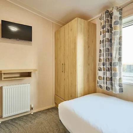 Chalet Hidden Gem With Hot Tub Malton