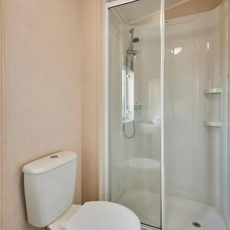 Chalet Hidden Gem With Hot Tub *