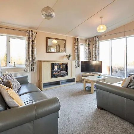 Chalet Hidden Gem With Hot Tub
